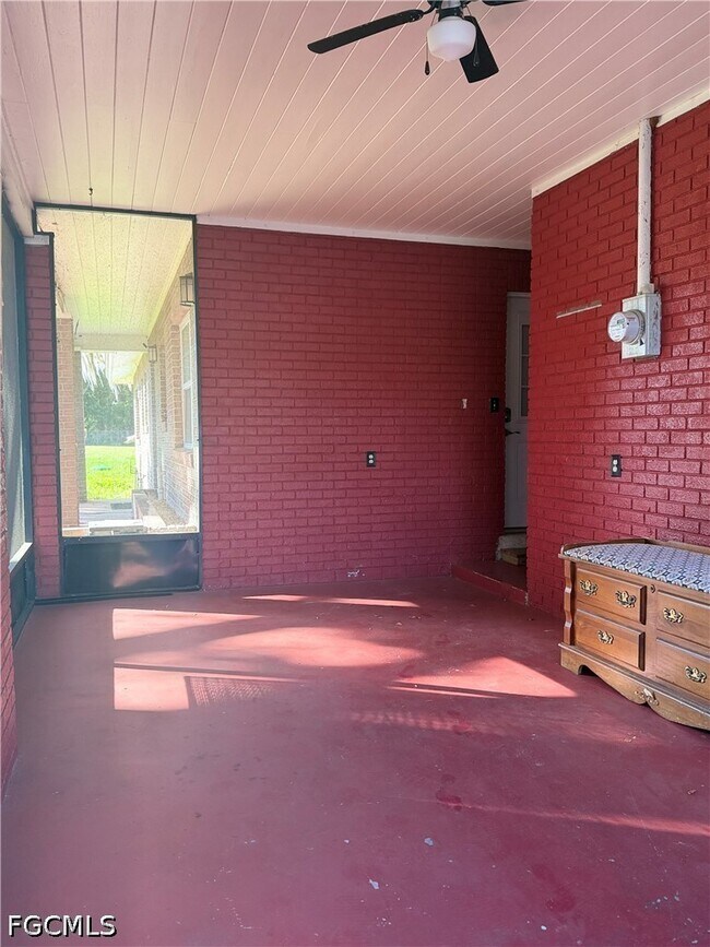 Foto del edificio - 48 Harbor Cir