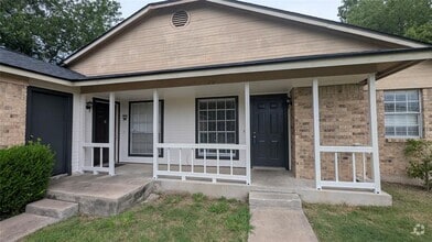 Building Photo - 2010 Leeann Dr