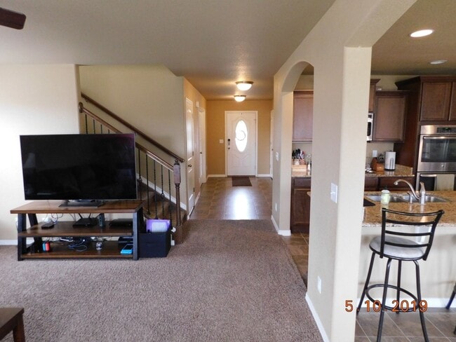 Foto del edificio - STUNNING 2-STORY HOME on CORNER LOT in CUC...