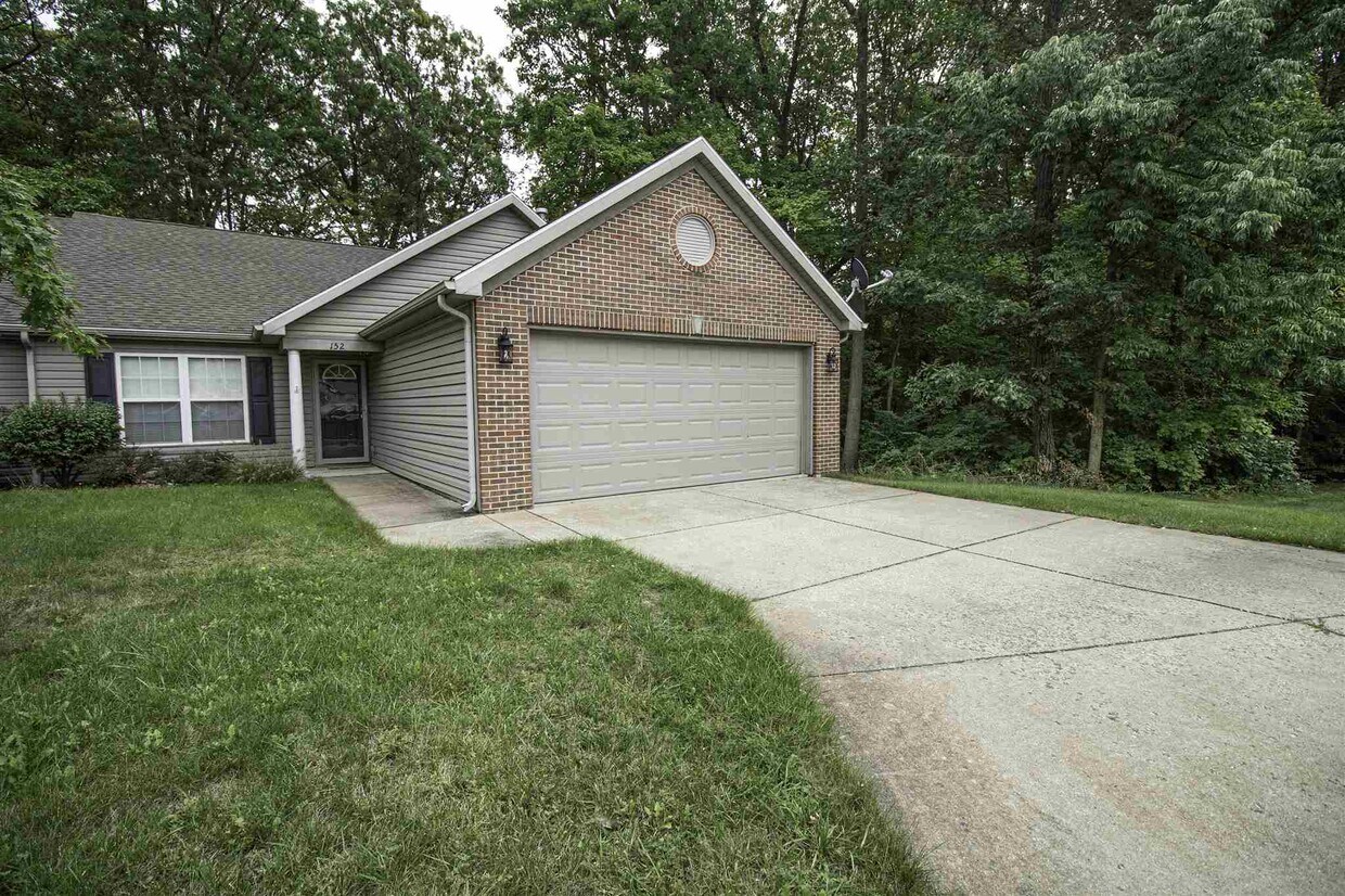 Primary Photo - 152 Villefranche Dr