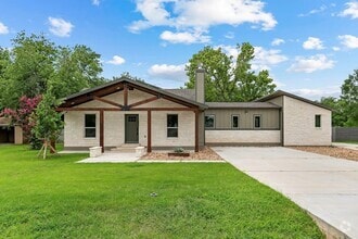 Building Photo - 100 Bryson Bend