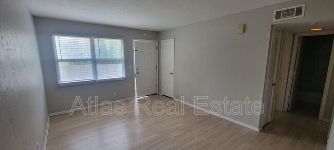 Foto del edificio - 7103 Fulton Rd