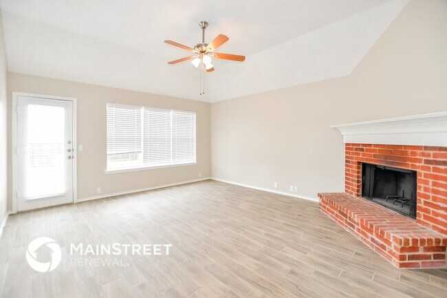 Foto del edificio - 6413 Hampstead Dr