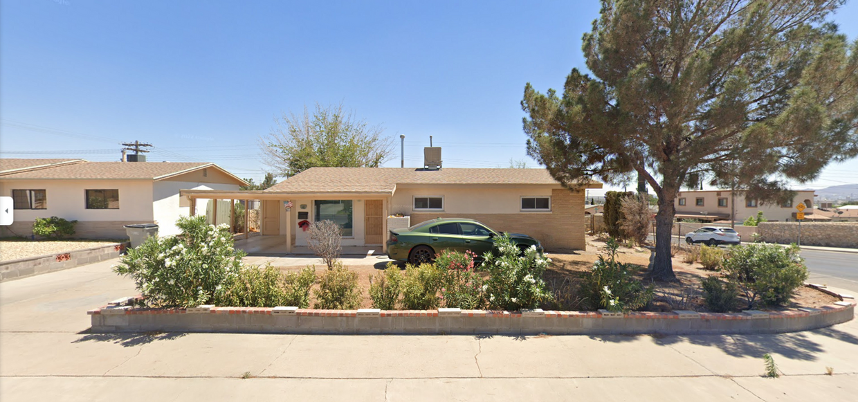 Adorable 3 bedroom 1.5 Bathroom Home in Ce... - House Rental in El Paso ...