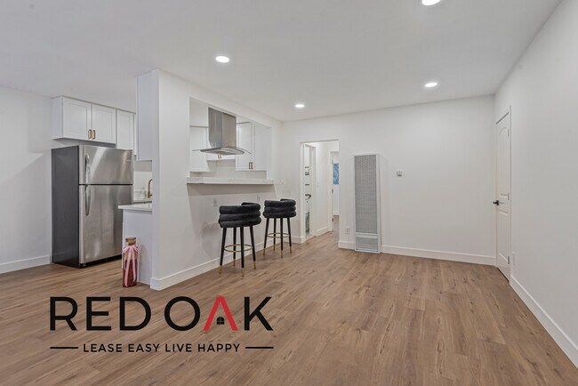 Foto del edificio - Phenomenal One Bedroom with a Stunning Kit...