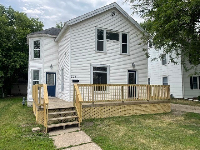 Primary Photo - 207-203 3rd Ave SW