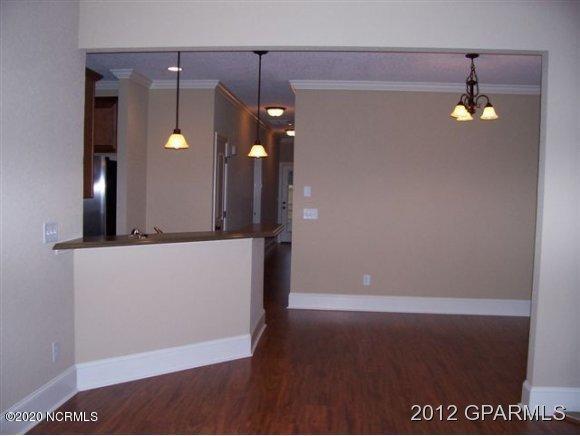Building Photo - 3413 Ellsworth Dr
