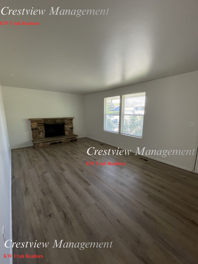 Foto del edificio - Charming 4-Bedroom Home in West Valley City – Spacious & Convenient Location- 1st month's rent Free!