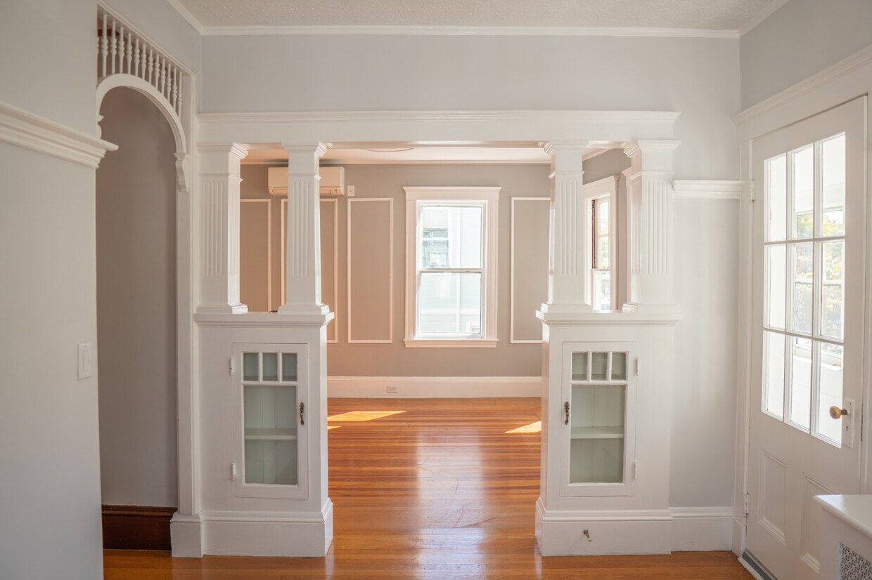 Foto del edificio - 243 Powder House Blvd