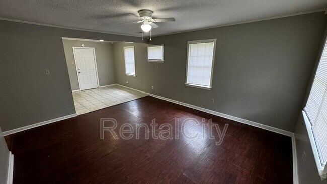 Building Photo - 149 Navy Dr