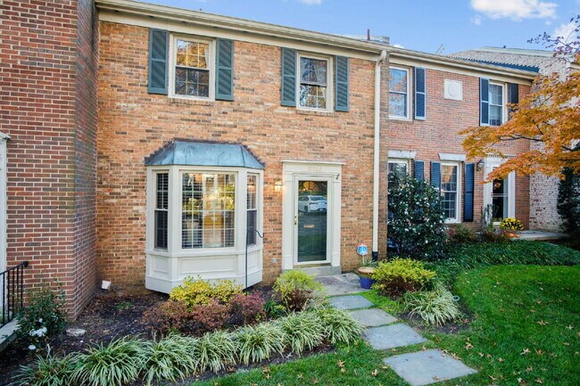 Foto del edificio - Charming Townhouse: Your New Home Awaits!