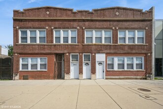 Building Photo - 5028 W Madison St