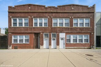 Building Photo - 5028 W Madison St