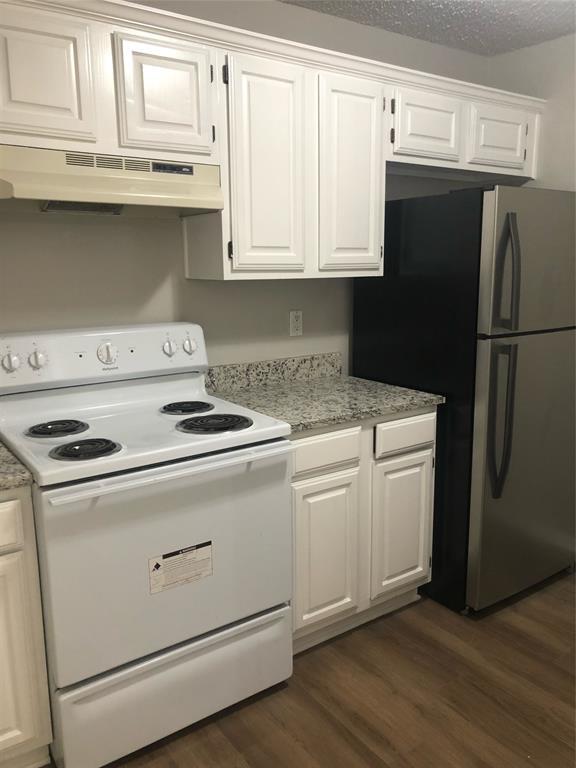 Foto del edificio - 8766 Carroll Cir