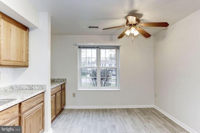 Building Photo - 12218 Nutmeg Ct