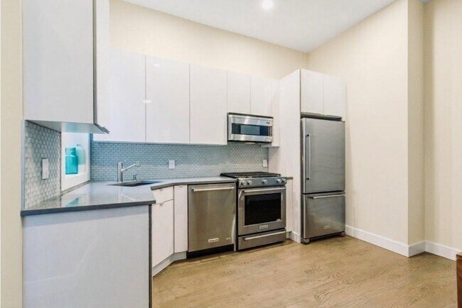 Foto del edificio - 2614 Palisade Ave