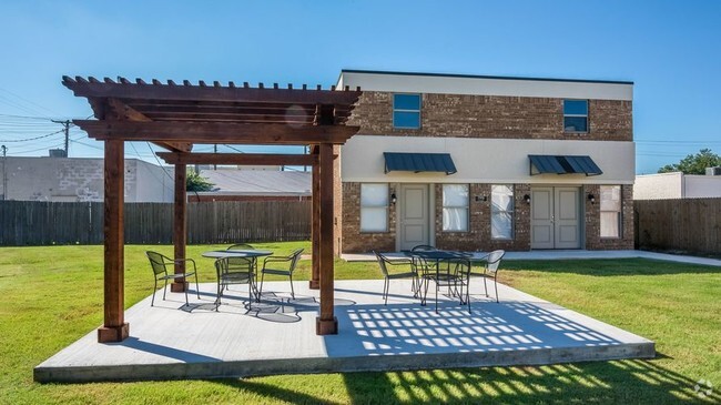 Grilling Patio - The Terraces at Lakehurst