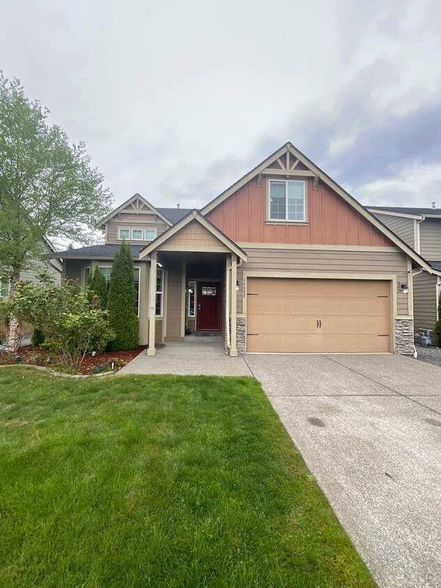 Primary Photo - Spacious 4 bedroom Home