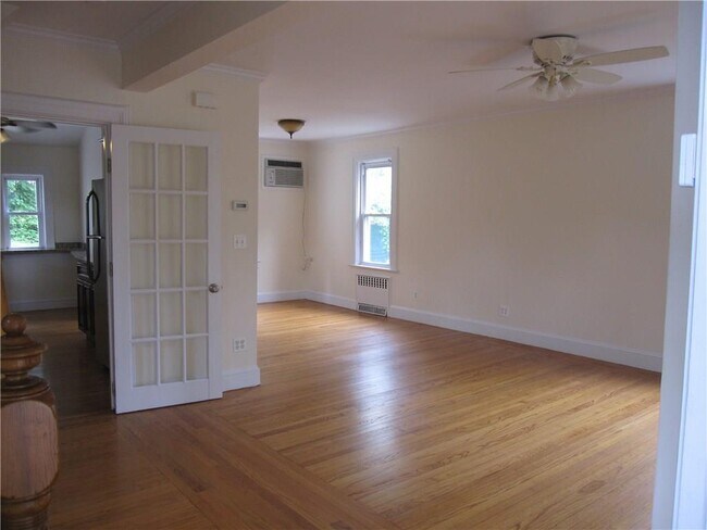 Foto del edificio - 8 Winthrop Ave