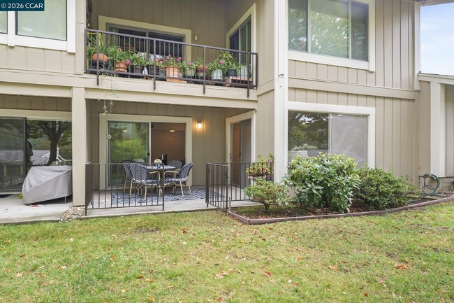 Foto del edificio - 975 Terra California Dr