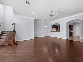 Building Photo - 11643 Royal Oaks View