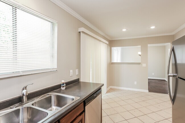 Foto del edificio - Beautiful 3 Bedroom 2.5 Bath home to lease