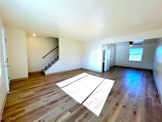 Foto del edificio - 430 Canton Rd