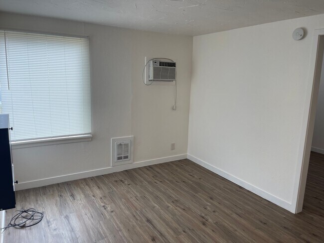 Foto del edificio - 2111 W Spruce St