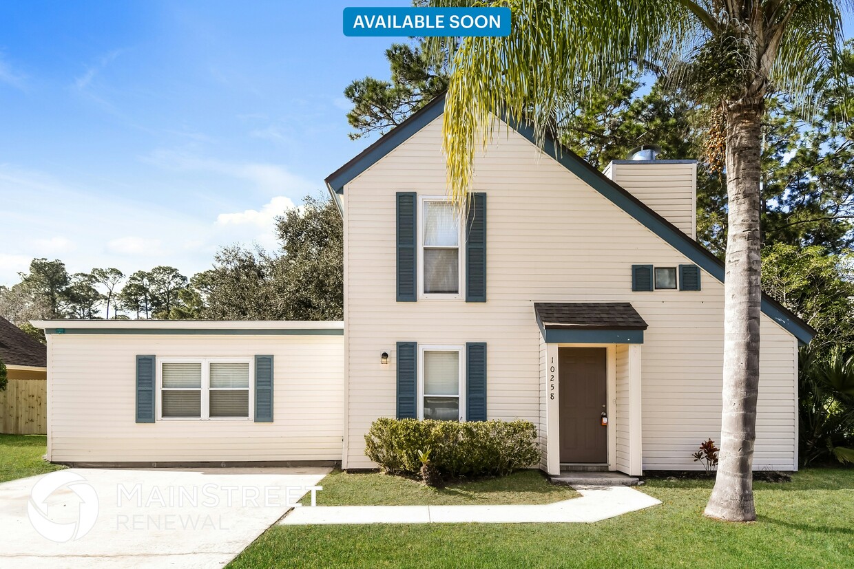 Foto principal - 10258 Lake Pines Rd