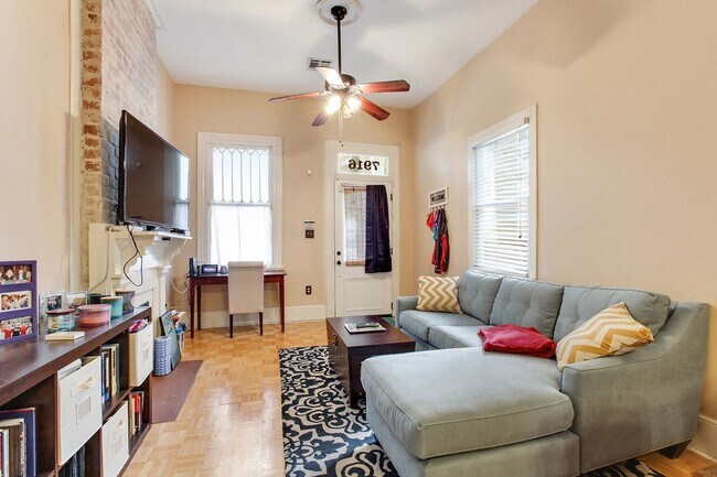 Foto del edificio - 7916-18 Hickory