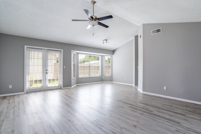 Building Photo - Riverraft