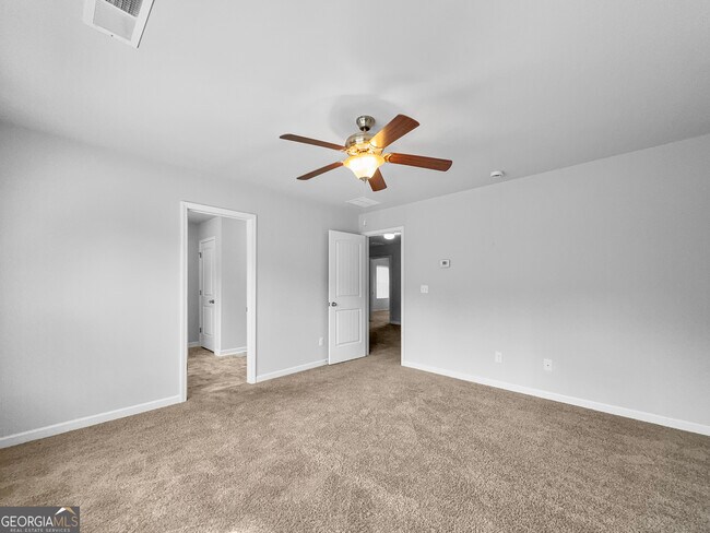 Foto del edificio - 140 Daisy Cir