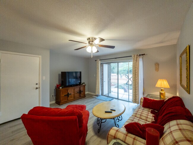 Foto del edificio - 357 Driftwood Cir
