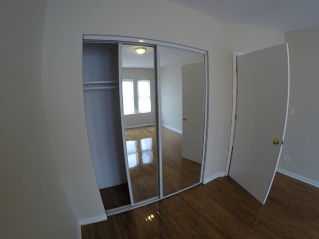 Bedroom1 - 6213 S Woodlawn Ave
