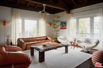 Building Photo - 6684 Bonair Pl
