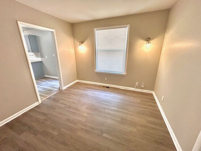 Foto del edificio - 3902 Lakeview Dr NW