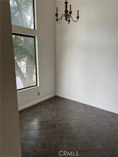 Foto del edificio - 1150 S Meadow Ln