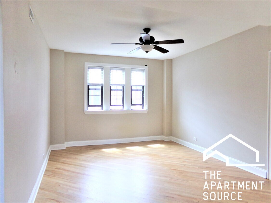 Foto principal - 897 Green Bay Rd