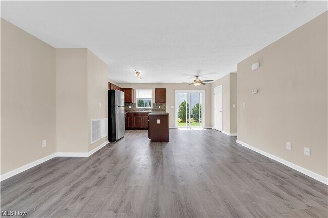 Building Photo - 10350 Liberty Cove