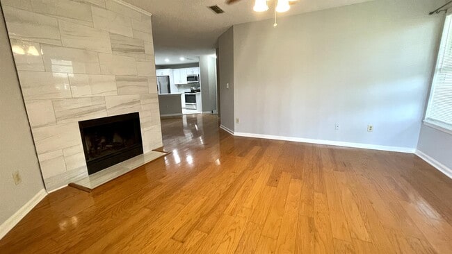 Building Photo - 800 Ironwood Dr