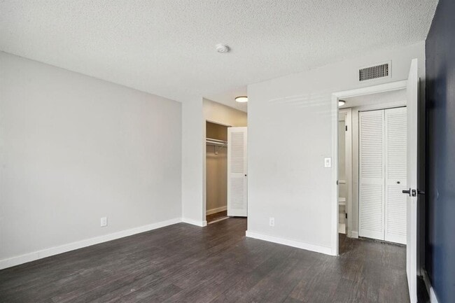 Building Photo - 3250 NW 84th Ave