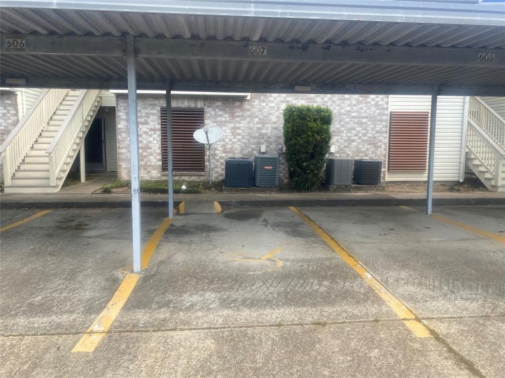 7600 Emmett F Lowry Expy Unit 607, Texas City, TX 77591 Condo for