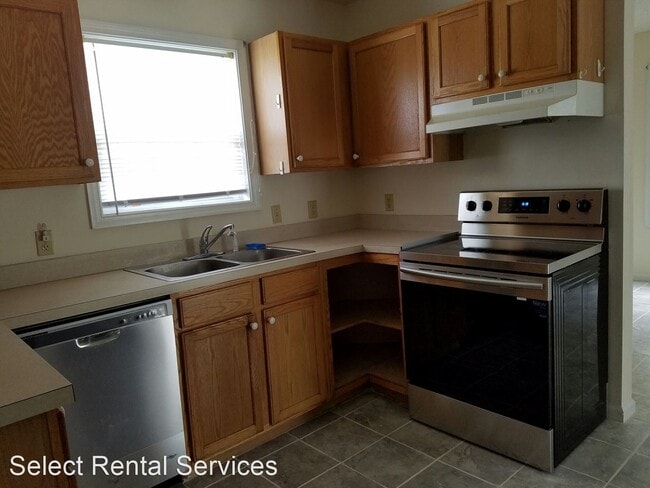 Building Photo - 3 br, 2 bath House - 108 Sutton Dr.
