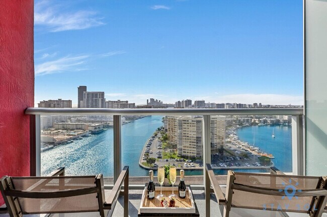 Foto del edificio - 2602 E Hallandale Beach Blvd