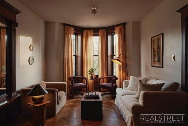 Building Photo - Luxury 4-Bed, 3.5-Bath Duplex with Private...