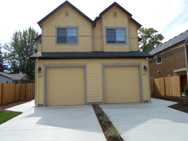 Building Photo - 646 SW Taft St