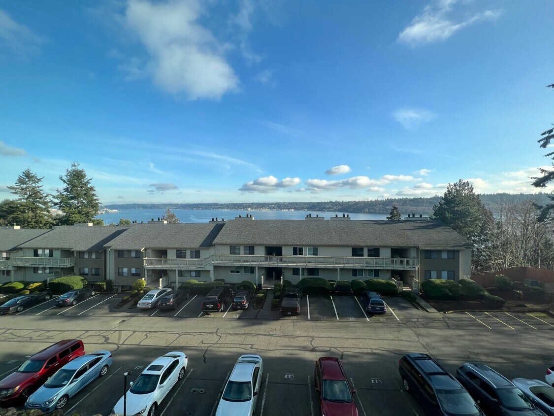 1710 W Sunn Fjord Ln, Bremerton, WA 98312 Townhouse for Rent in