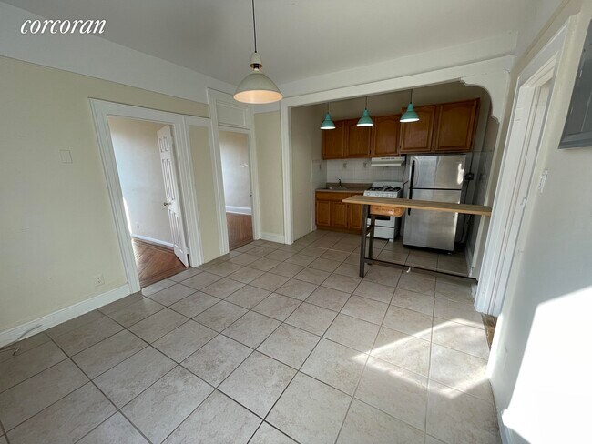 Building Photo - 315 Schaefer St