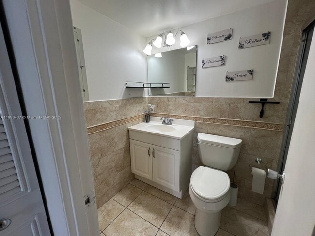 Building Photo - 6801 Indian Creek Dr