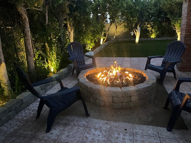 Firepit - 3809 Brunswick Ave